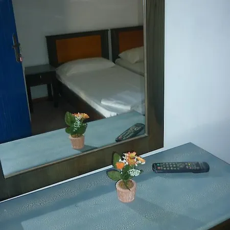 Agios Antonios Perissa (Santorini)